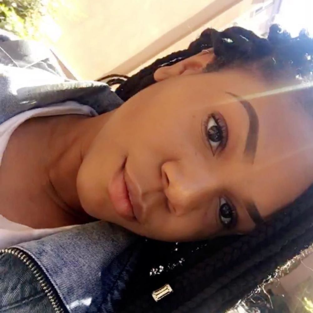 Meet your Posher, Stella